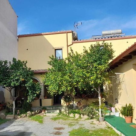 B&B Gli Archi Sìnnai Екстериор снимка