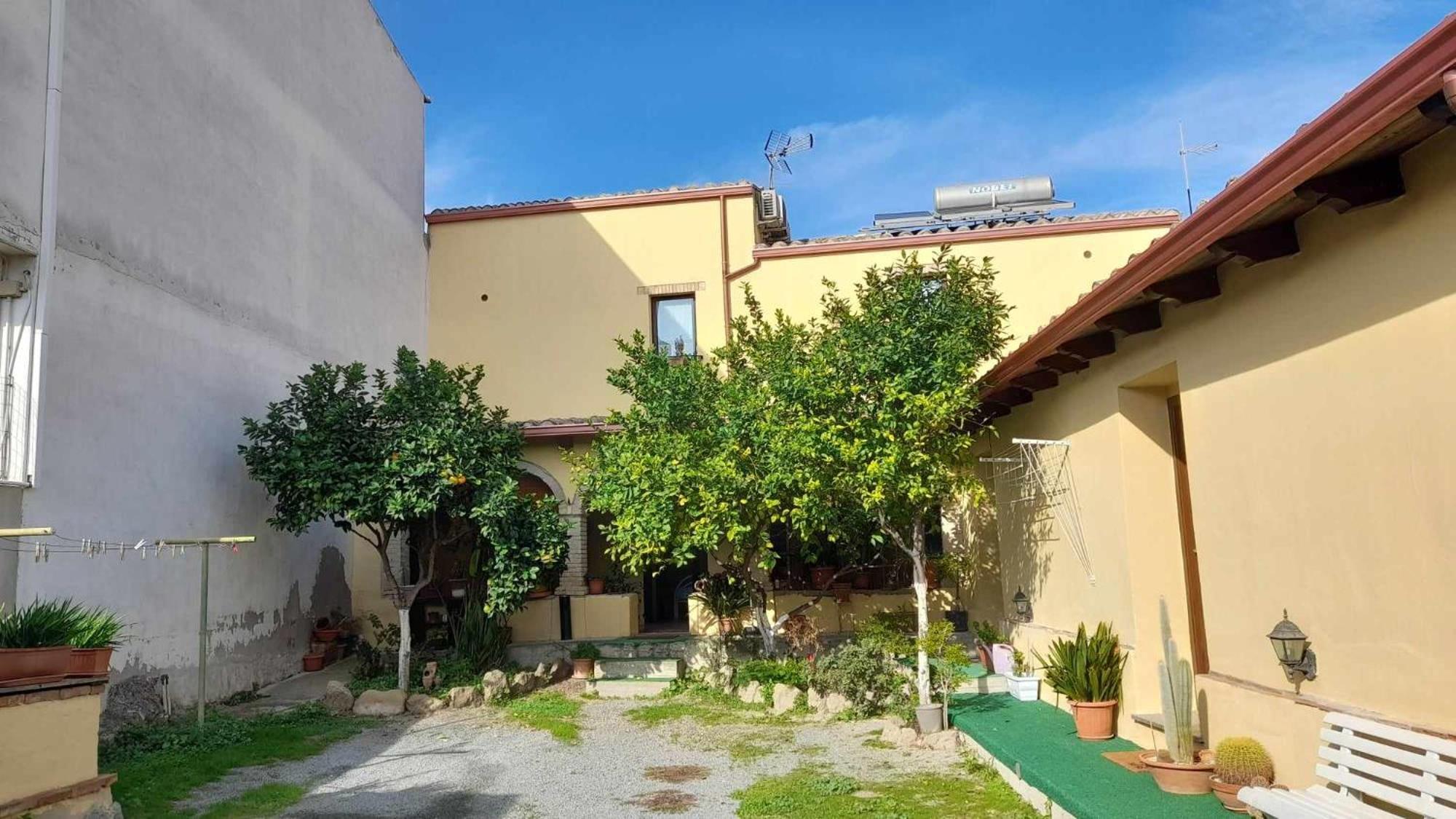 B&B Gli Archi Sìnnai Екстериор снимка