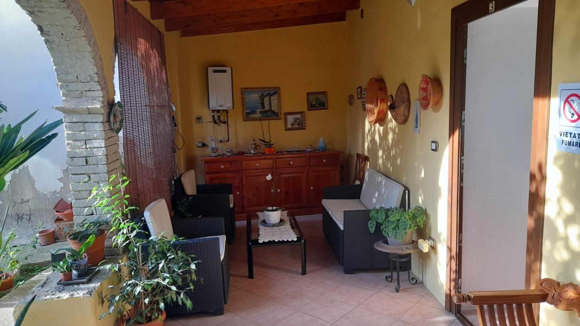 B&B Gli Archi Sìnnai Екстериор снимка